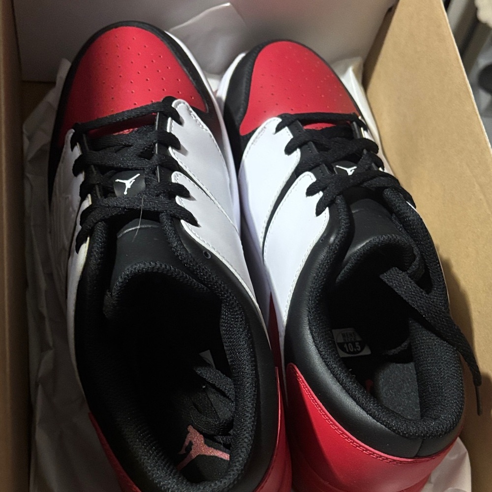 Jordan Nu Retro 1 Low in Varsity Red and Black